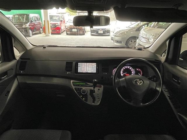 Toyota ISIS 2007 8469379-14