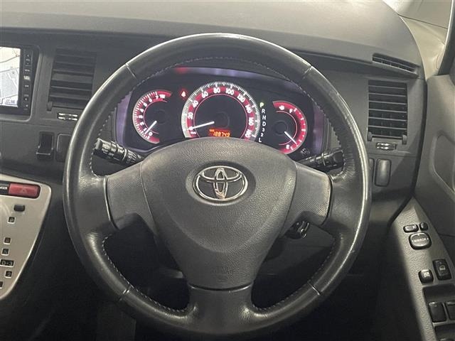 Toyota ISIS 2007 8469379-21