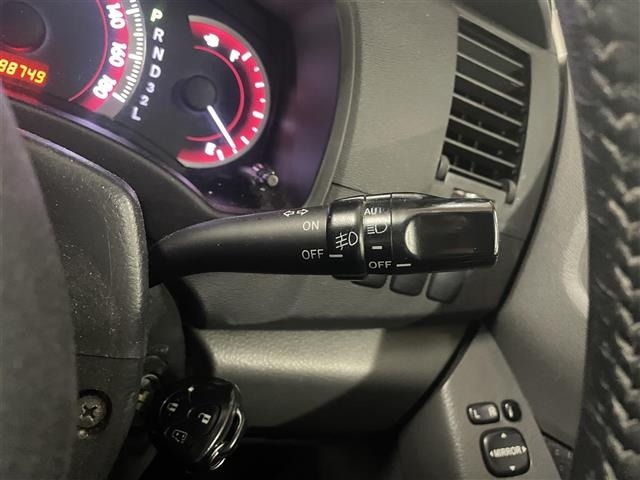Toyota ISIS 2007 8469379-5