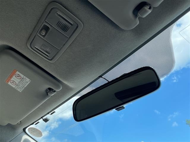 Toyota ISIS 2006 8469394-7
