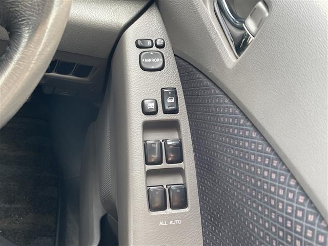 Toyota ISIS 2006 8469394-8