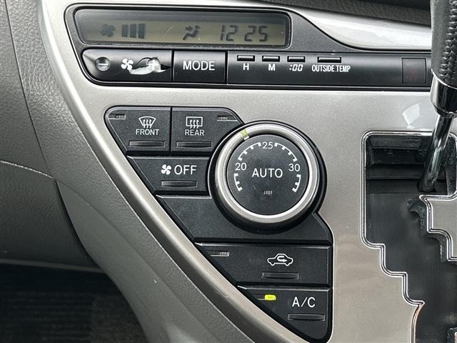 Toyota ISIS 2008 8469398-17