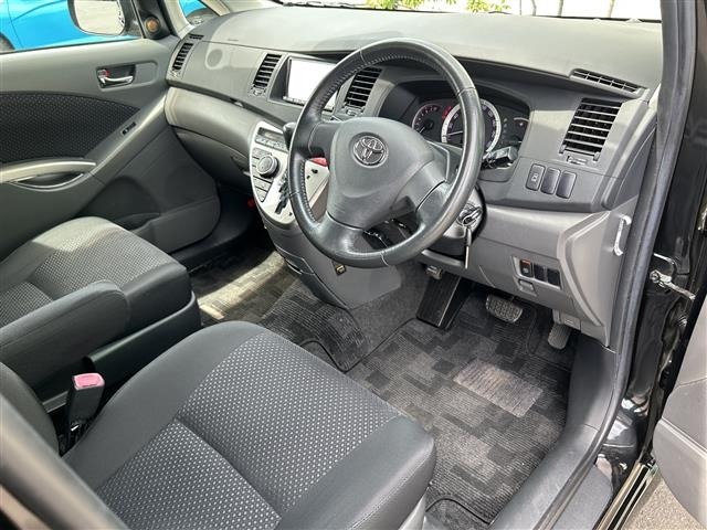 Toyota ISIS 2008 8469398-4
