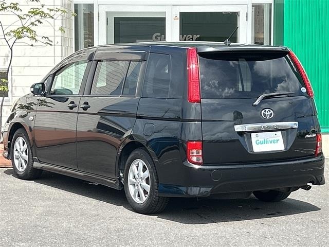 Toyota ISIS 2008 8469398-8