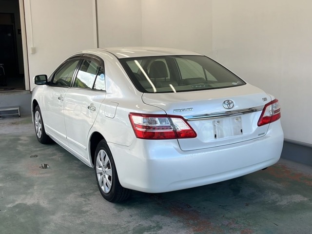 Toyota PREMIO 2011 8471389-1