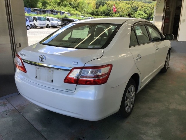 Toyota PREMIO 2011 8471389-4
