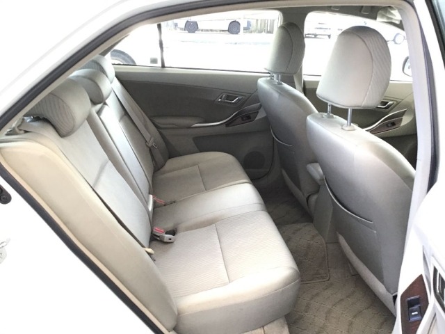 Toyota PREMIO 2011 8471389-6