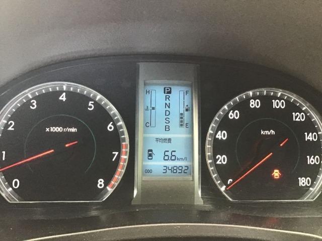 Toyota PREMIO 2011 8471389-8