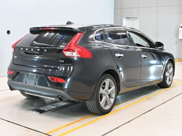 Volvo V40 2013 8465215-1