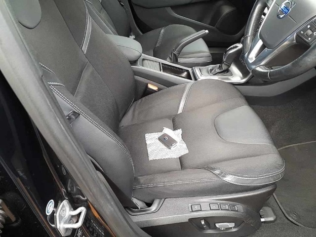 Volvo V40 2013 8465215-10