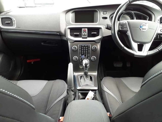 Volvo V40 2013 8465215-11