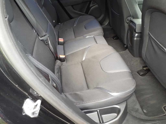 Volvo V40 2013 8465215-12