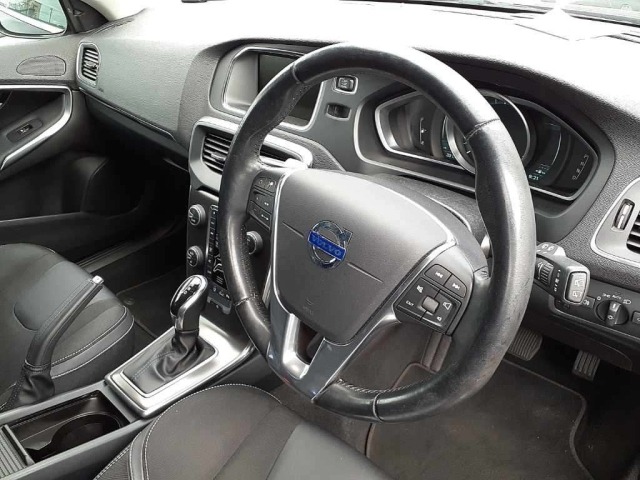 Volvo V40 2013 8465215-9