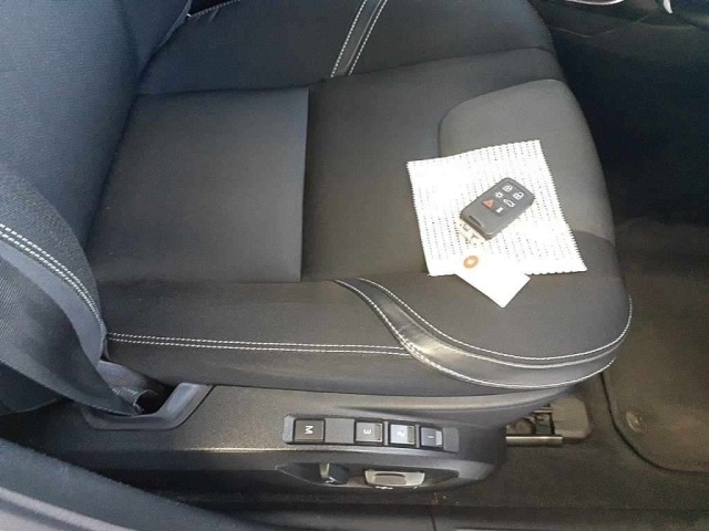 Volvo V40 2017 8465242-10