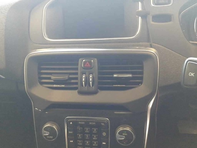Volvo V40 2017 8465242-12