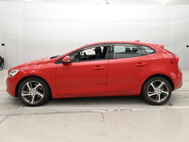 Volvo V40 2017 8465242-4