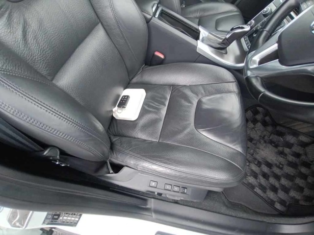 Volvo V60 2013 8466736-10