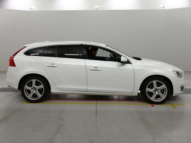 Volvo V60 2013 8466736-3