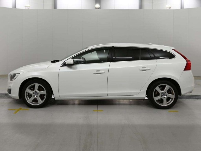 Volvo V60 2013 8466736-4