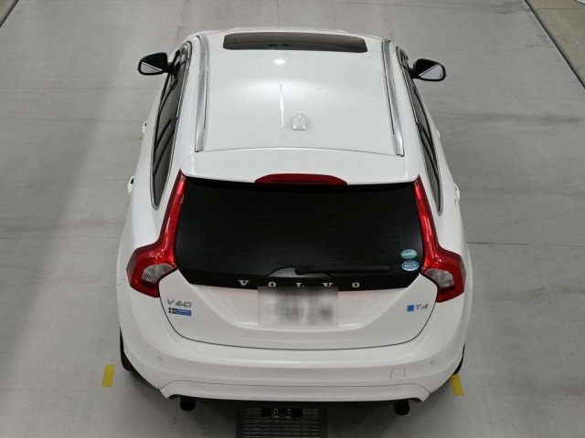 Volvo V60 2013 8466736-8