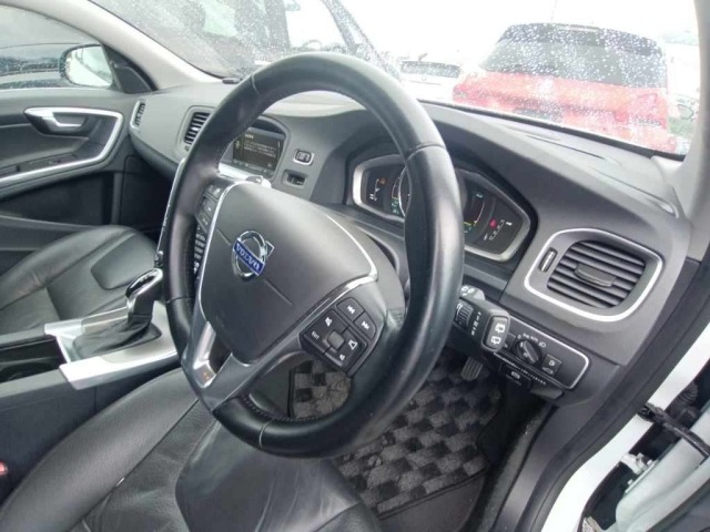 Volvo V60 2013 8466736-9