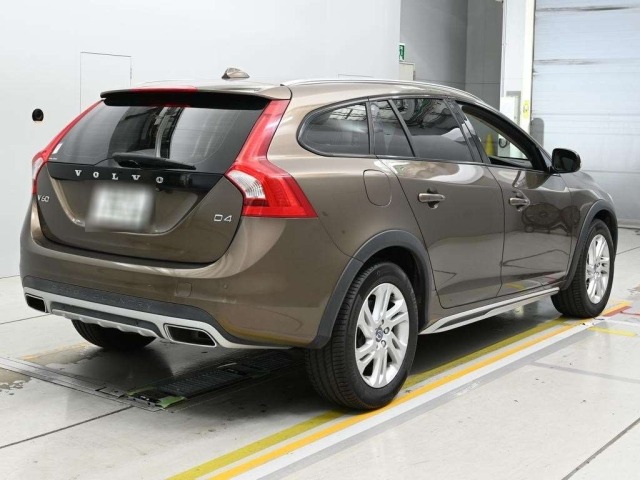Volvo V60 2017 8466744-1