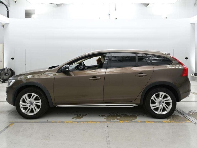 Volvo V60 2017 8466744-4