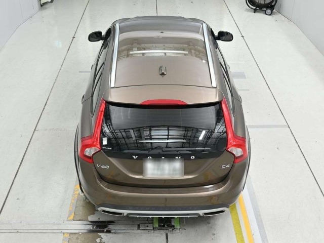 Volvo V60 2017 8466744-8
