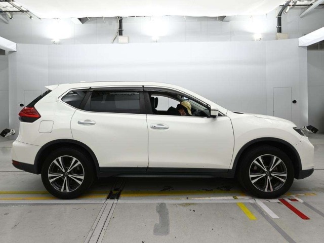 Nissan X-TRAIL 2018 8474924-3