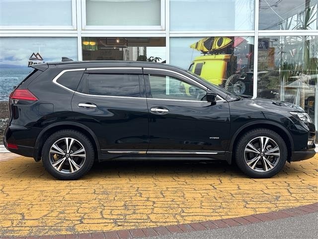Nissan X-TRAIL 2017 8475351-17