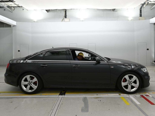 Audi A6 2015 8492183-3