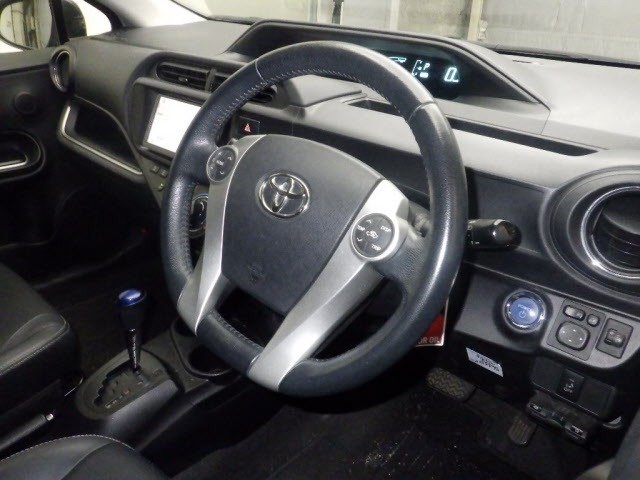 Toyota AQUA 2014 8481986-3
