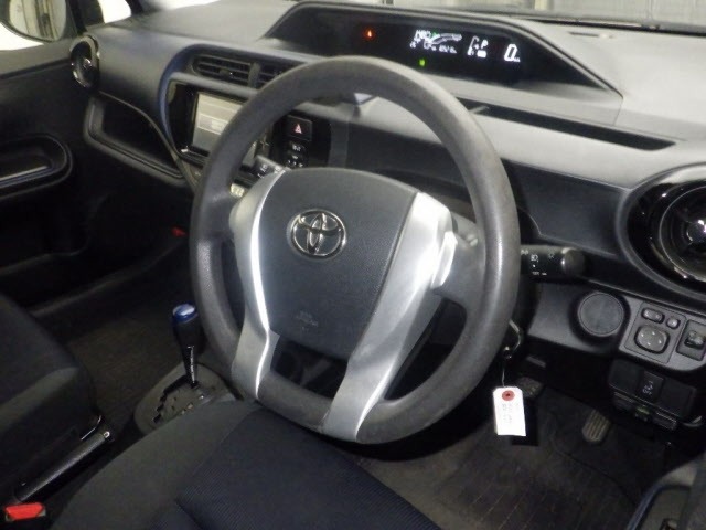 Toyota AQUA 2015 8481987-3
