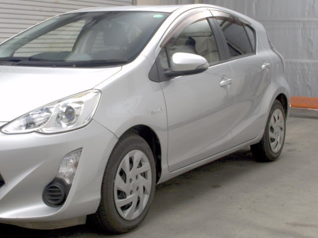 Toyota AQUA 2015 8481987-4