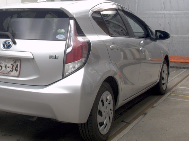 Toyota AQUA 2015 8481987-5