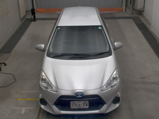 Toyota AQUA 2015 8481987-6