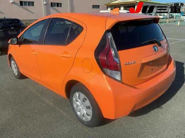Toyota AQUA 2015 8482007-1
