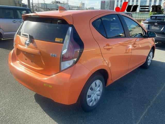Toyota AQUA 2015 8482007-6