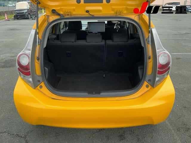 Toyota AQUA 2014 8482008-7