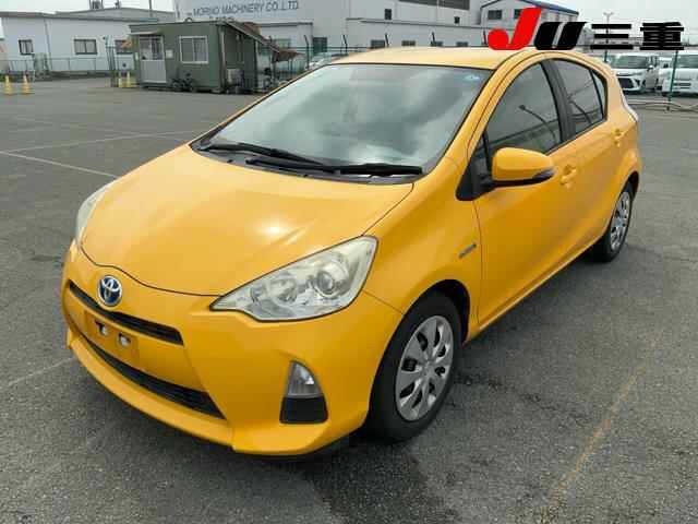 Toyota AQUA 2014 8482008-9