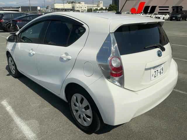 Toyota AQUA 2012 8482012-1