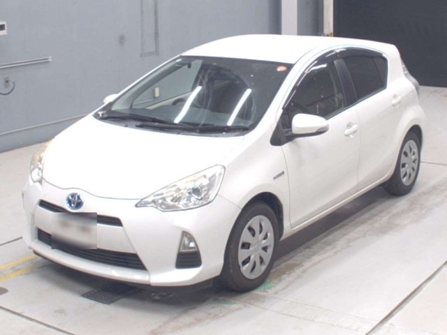 Toyota AQUA 2014 8482024-0