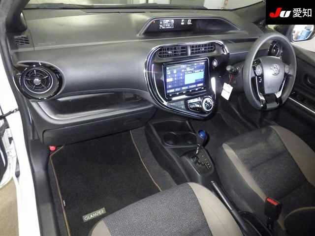 Toyota AQUA 2019 8482027-3