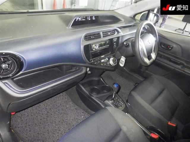 Toyota AQUA 2015 8482035-3