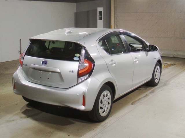 Toyota AQUA 2019 8482068-1