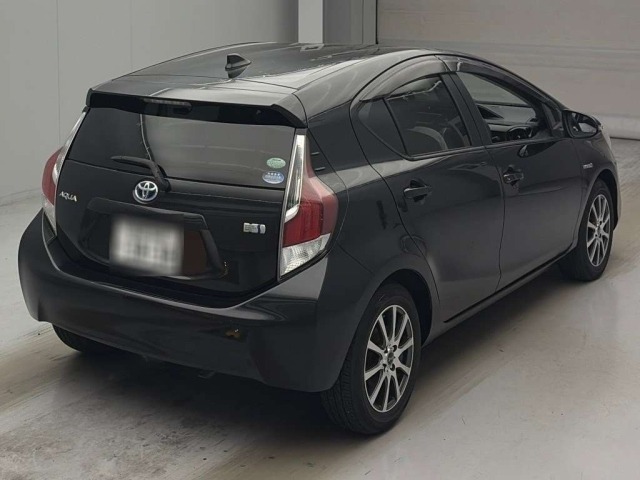 Toyota AQUA 2015 8482069-1