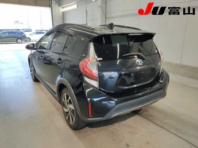 Toyota AQUA 2018 8482076-1