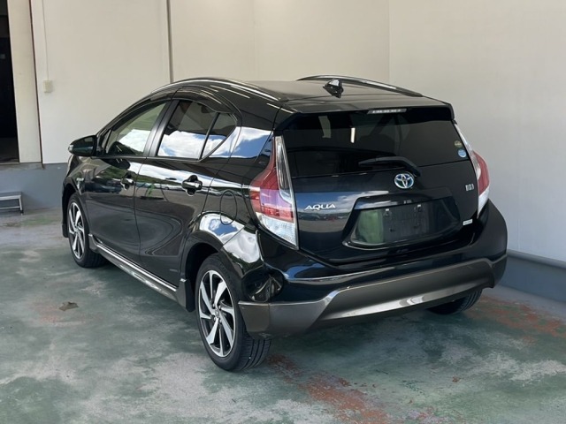 Toyota AQUA 2015 8482103-1