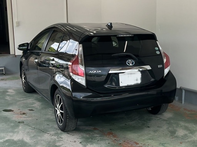 Toyota AQUA 2016 8482114-1