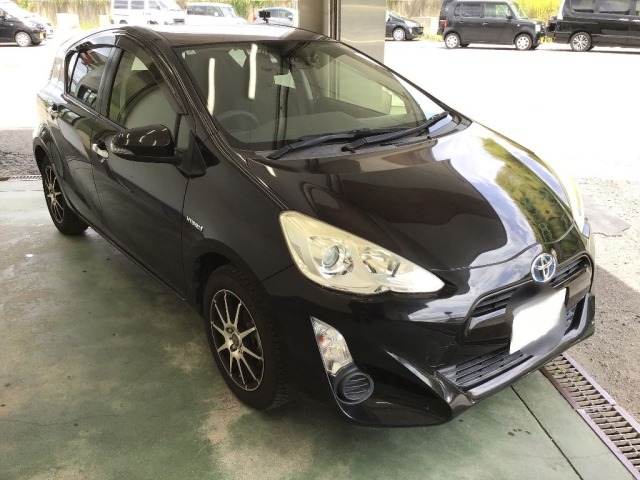 Toyota AQUA 2016 8482114-3
